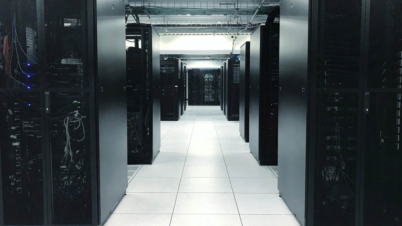 Trillion-Dollar AI Infrastructure Race Reshapes Tech Industry as Major Players Secure Massive Deals