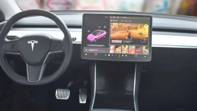 Tesla Launches 30-Day FSD V14.2 Trial as Autonomous Driving Technology Advances in November 2025