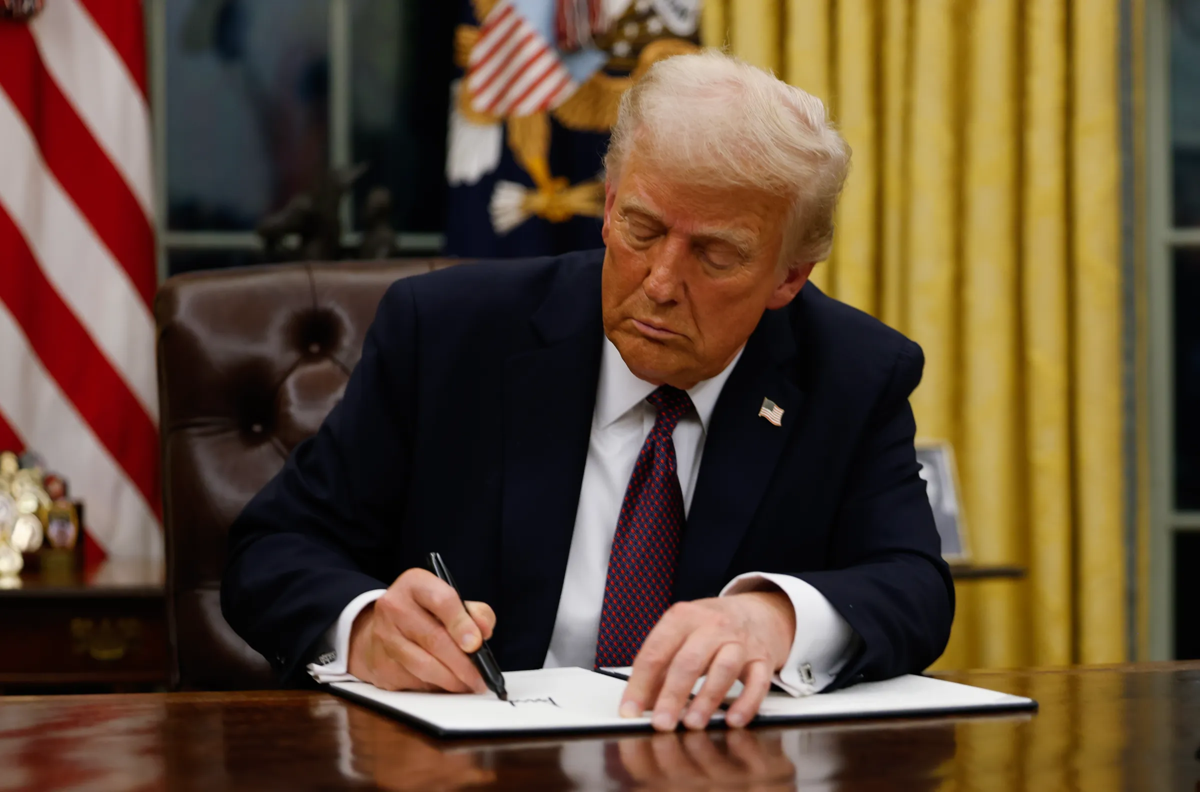 Trump Prepares Executive Order Challenging State AI Laws as Silicon Valley Pushes for Deregulation