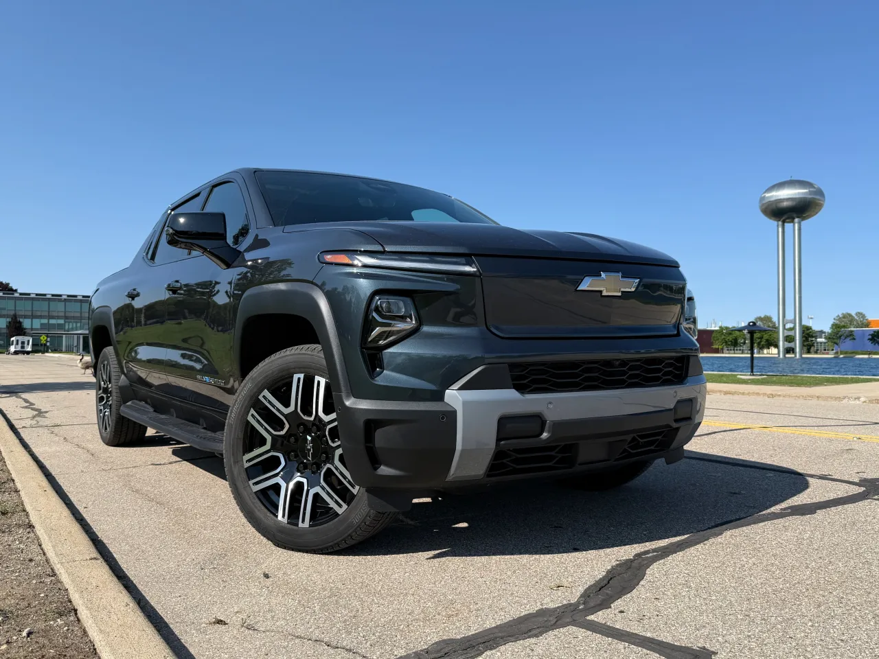silverado-ev-front-quarter