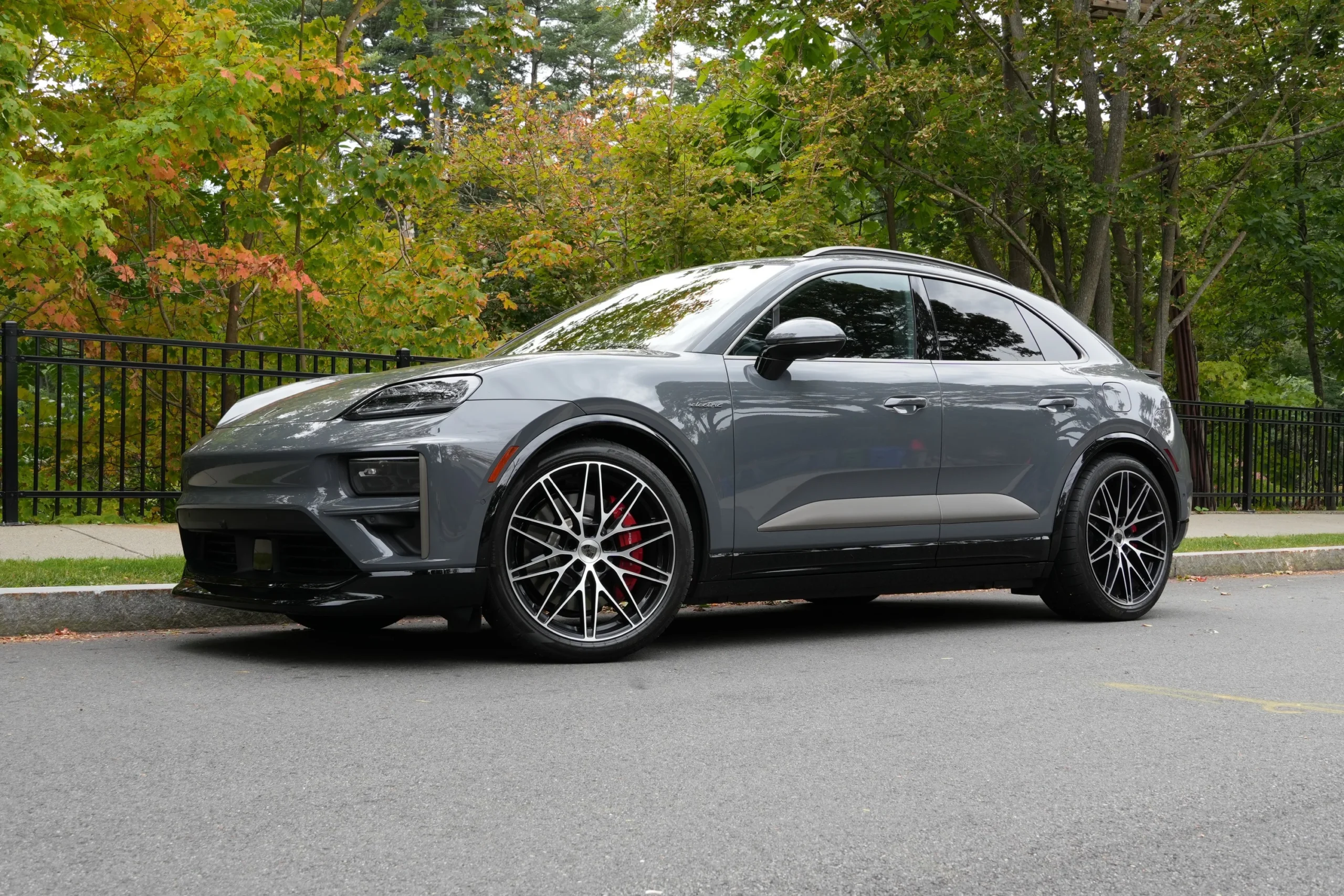 porsche-macan-turbo-front-three-quarter